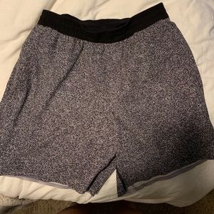 Channel Cross Short 7”